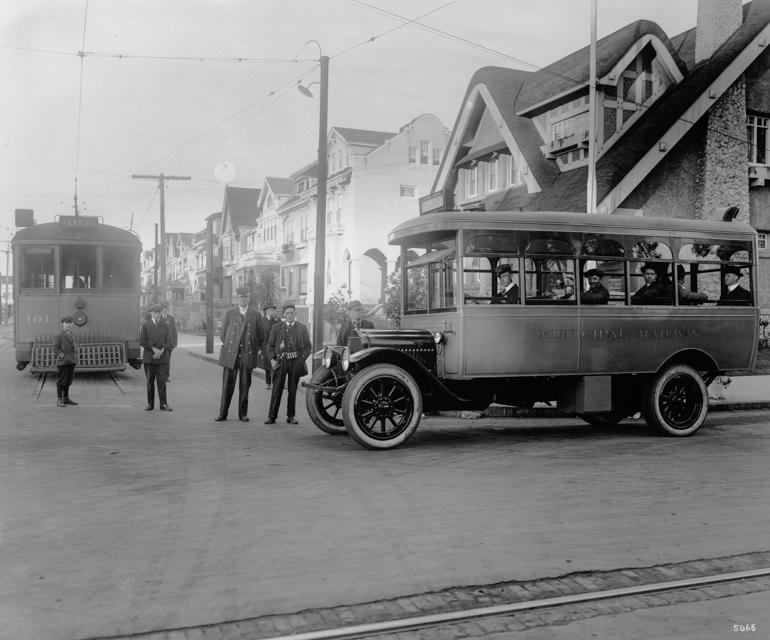 black and white photo taken in December 1917 showing a Muni streetcar 