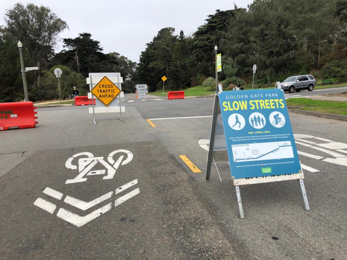 Signo de calles lentas del Golden Gate Park