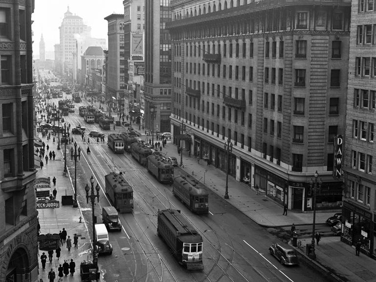 streetcars on Market in 1940