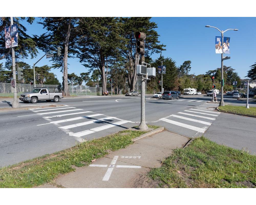 Lake Merced Boulevard and Font Boulevard (existing conditions)