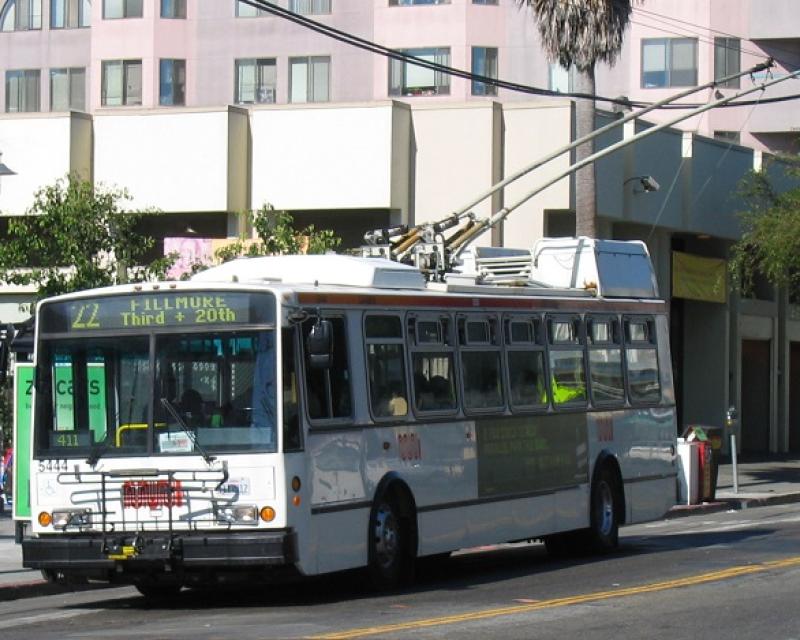 22 Fillmore Muni bus on 16th Street.