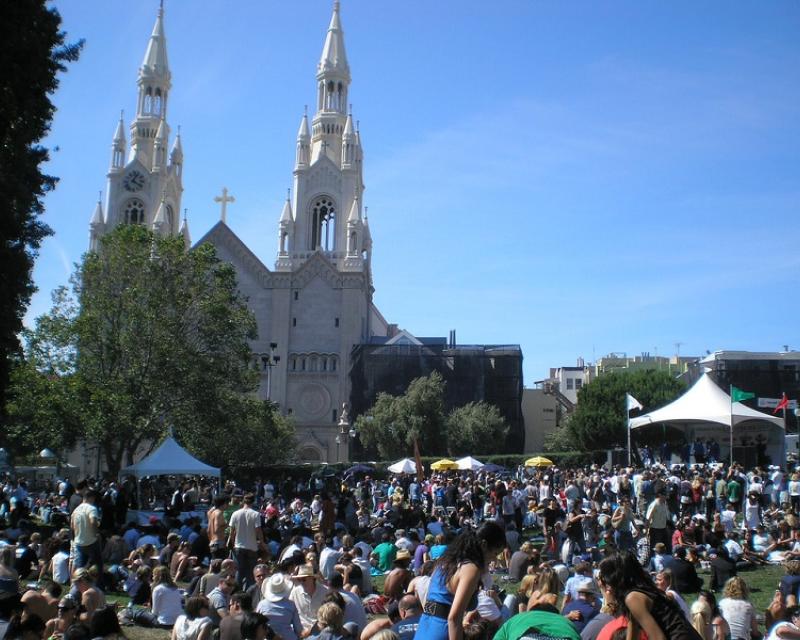 The crowd soaking up the sun in Washington Square Park during North Beach Festival 2009.