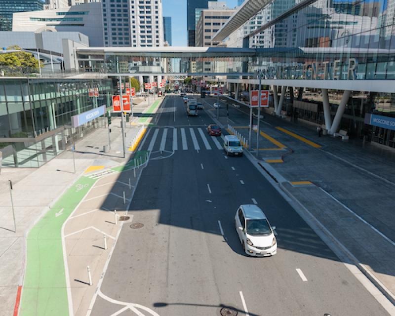 Picture of Howard Street with Moscone Center around it