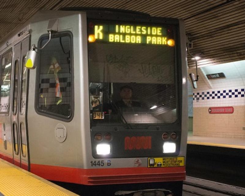 A K Ingleside train stopping at Forest Hill.