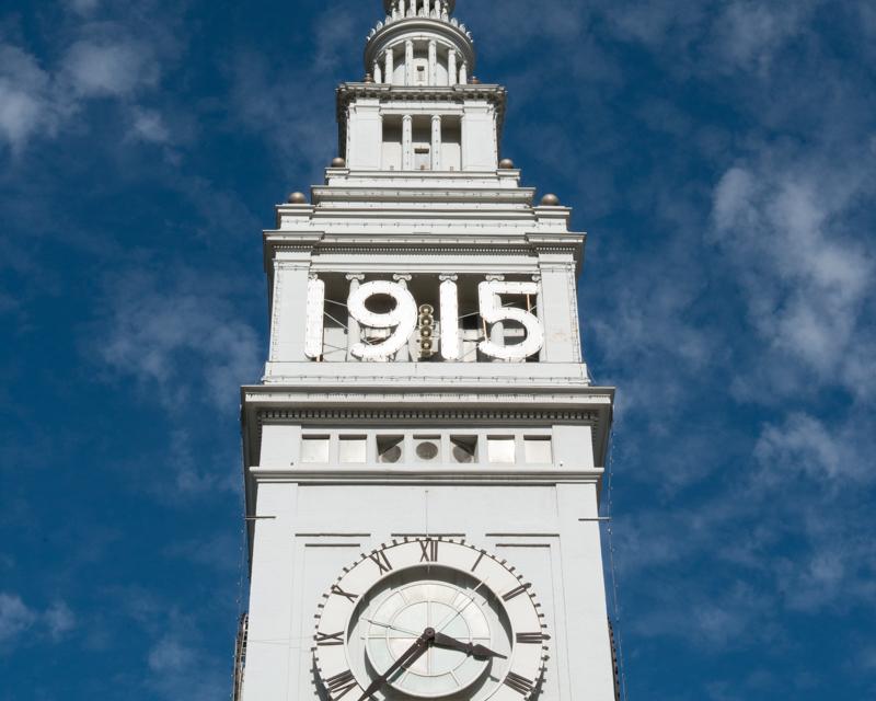 ferry building clocktower with "1915" sign on face